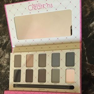 Eyeshadow palette